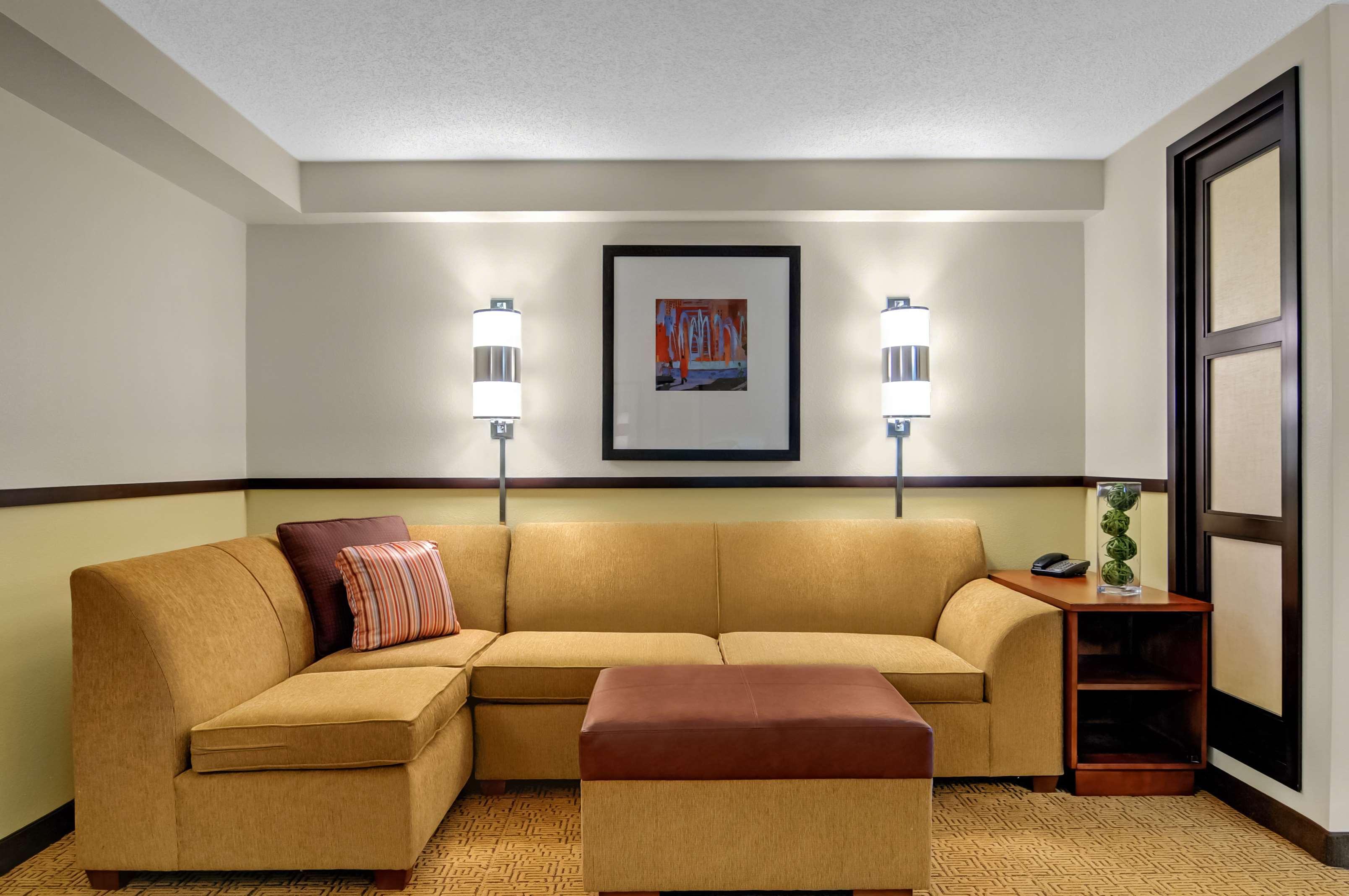 Hotel Hyatt Place Lauderdale Cruise Port & Convention Center